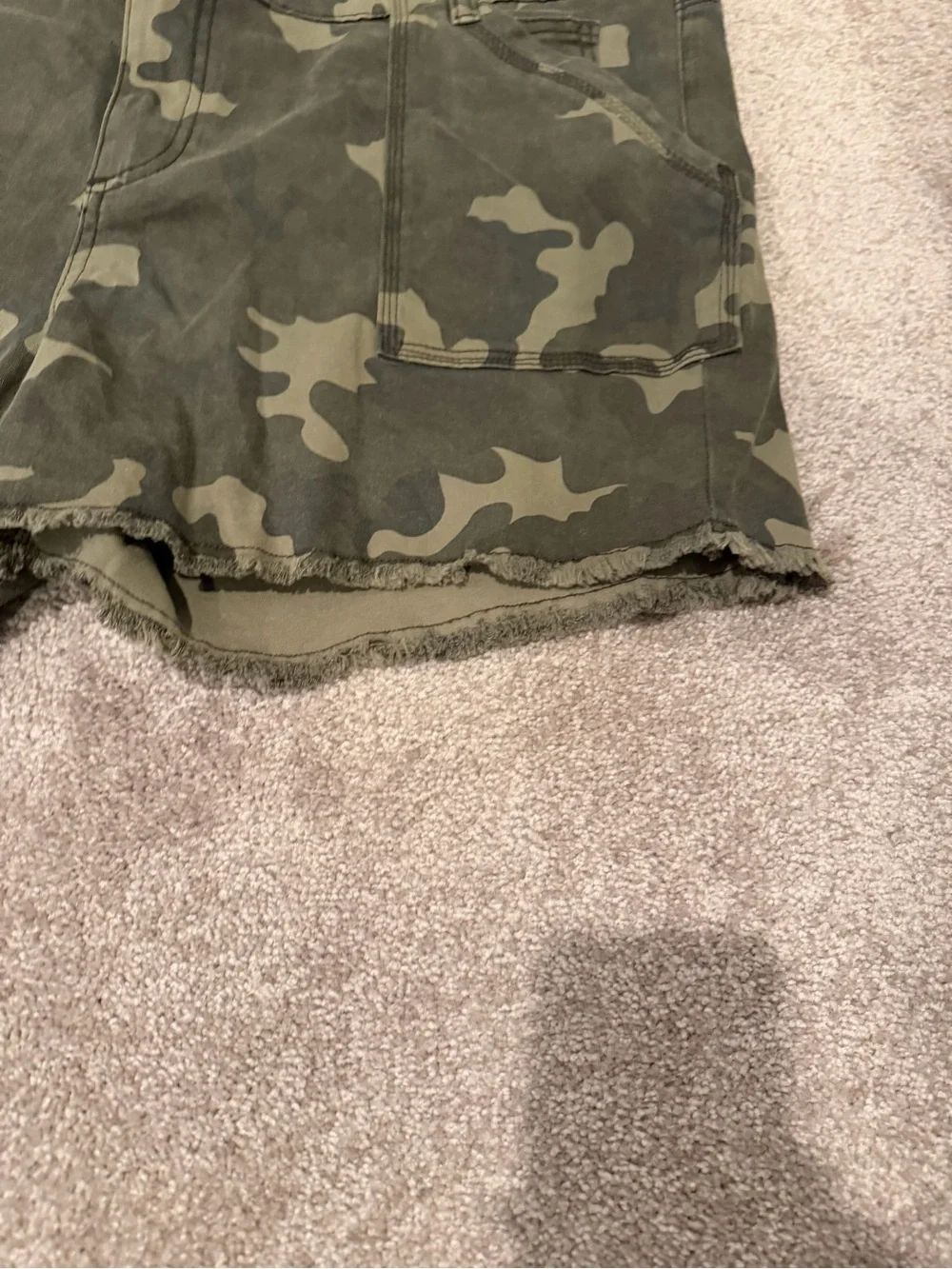 KUT from the Kloth Jenna Camo Utility Shorts 18 Stretch Cutoff Frayed High Rise
